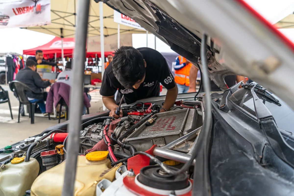 Atención automotriz realizada fuera del taller
