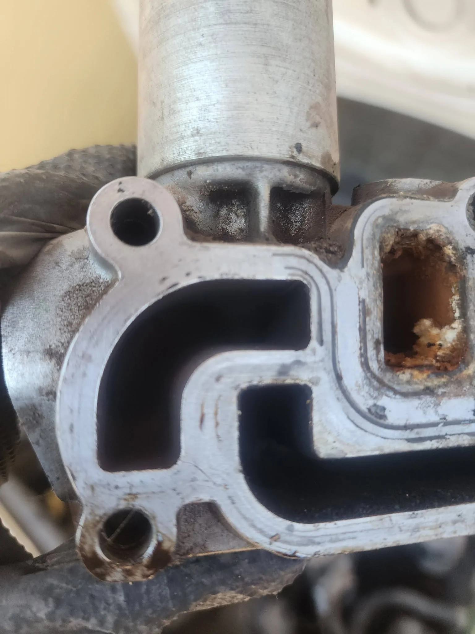 Limpieza de válvula EGR en Chevrolet Combo 2006 1.4 realizada por AMTEC