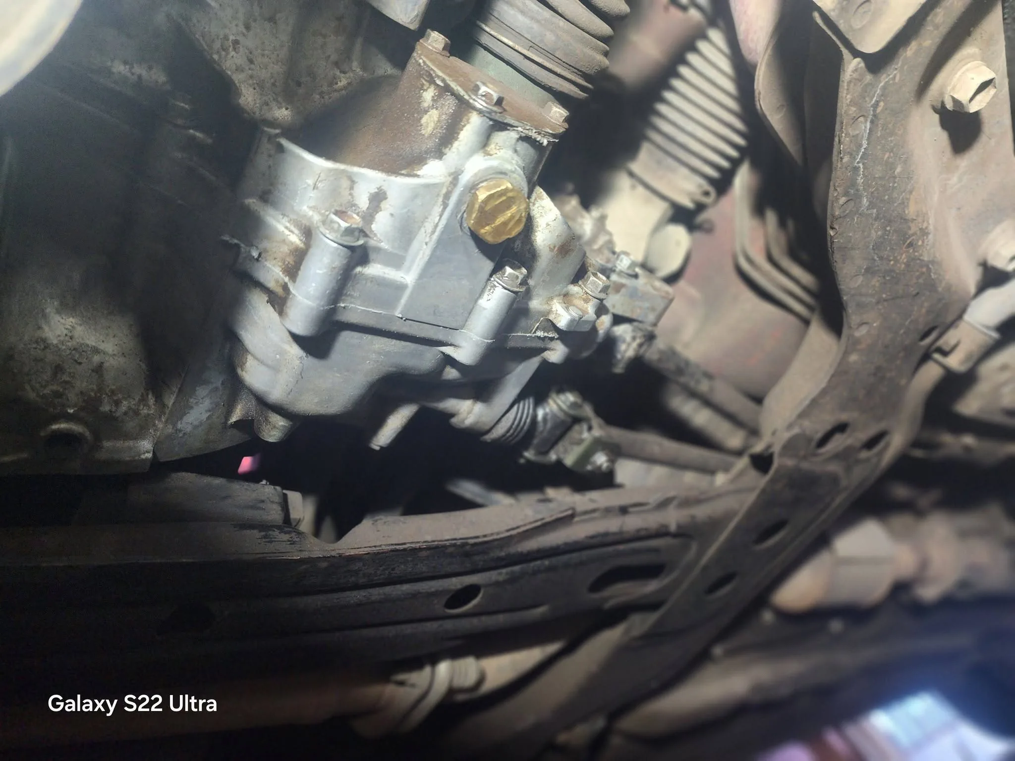 Revisión mecánica inferior en Fiat Fiorino Pick Up realizada por AMTEC