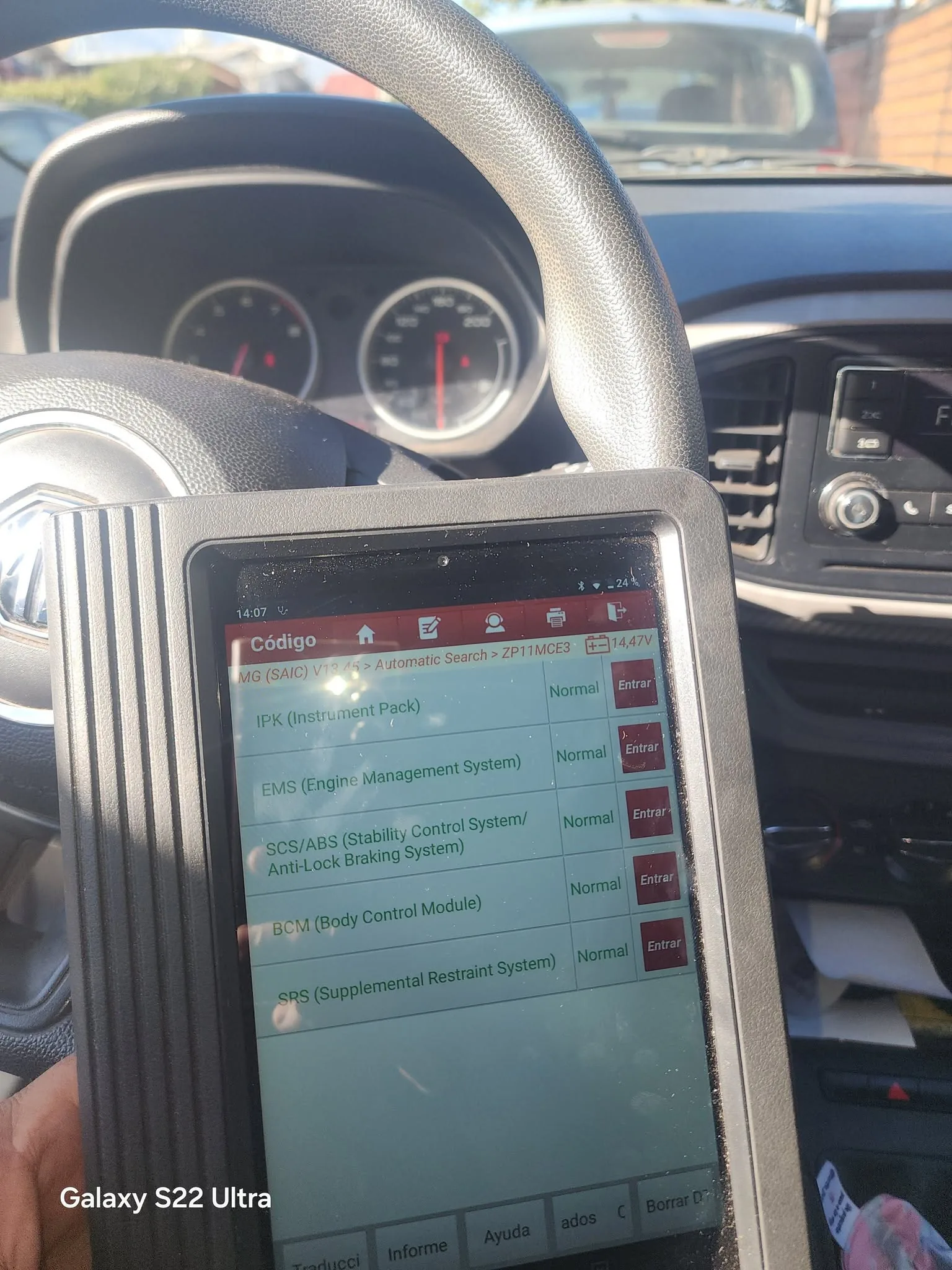 Scanner automotriz en MG 3 año 2017 atendido por AMTEC