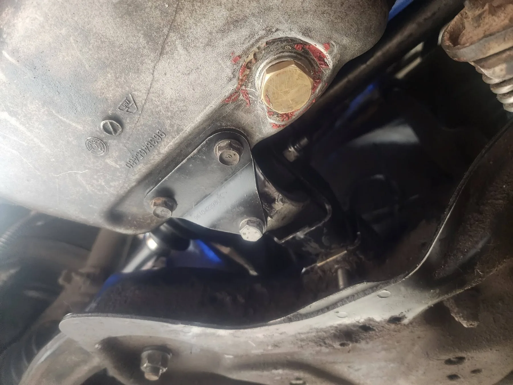 Trabajo en caja de transmisión de Peugeot 206 2005 realizado por AMTEC