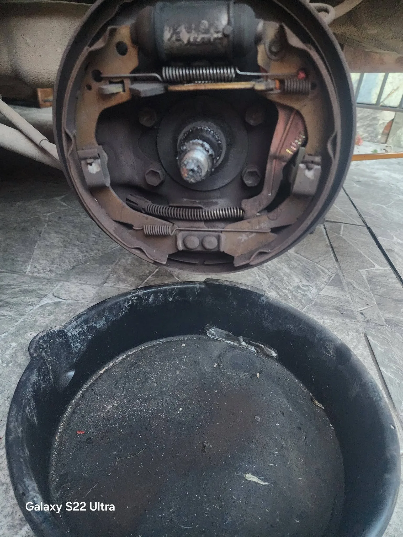 Revisión de frenos traseros de Suzuki Baleno 2008 realizada por AMTEC